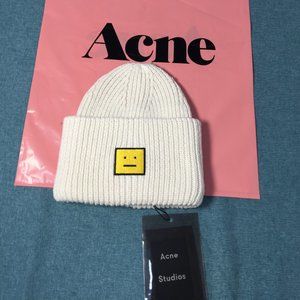 Acne Studios Pansy Beanie off-white